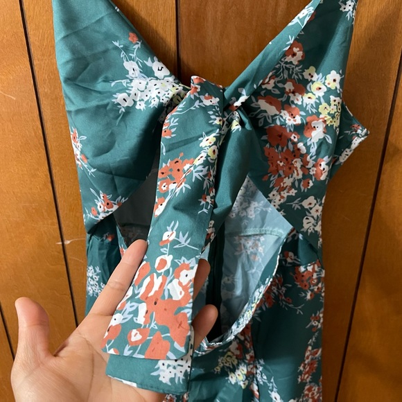NWOT Tie on Front Flowers Floral Green Slit Midi Dress Size M - Picture 13 of 13